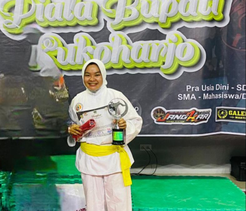 Guru MI Muhammadiyah Karanglo Raih Penghargaan Wasit Pencak Silat Terbaik Putri di Bupati Cup Sukoharjo 2024